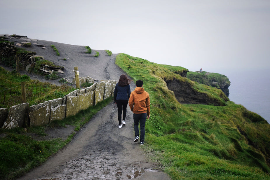 viajeros en Irlanda con su eSIM